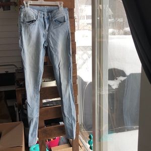 I believe size 3 American eagle skinny jeans